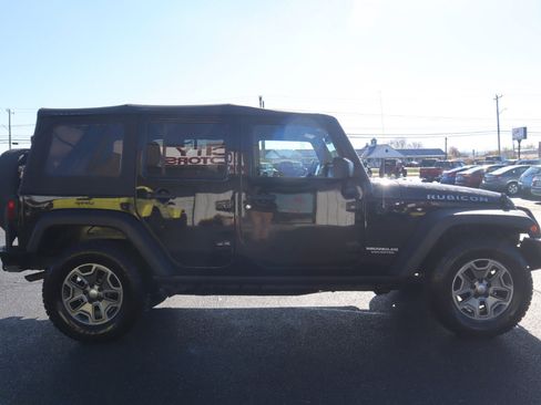 Used 2014 Jeep Wrangler Unlimited Rubicon w/ Connectivity Group image 6