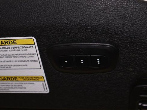 Used 2019 Jeep Wrangler Unlimited Sahara w/ Uconnect 4C Nav & Sound Group image 29