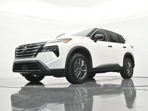 Certified 2024 Nissan Rogue S FWD image 36