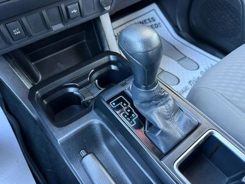 Used 2020 Toyota Tacoma SR image 21