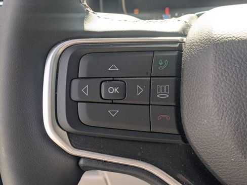 Used 2024 Jeep Wagoneer 2WD w/ Premium Group I image 17