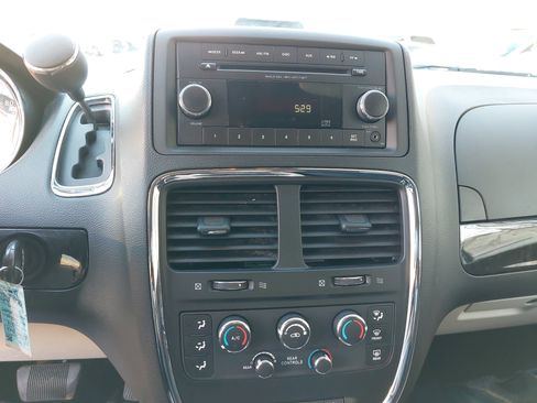 Used 2014 Dodge Grand Caravan SXT w/ Rear Park Assist Package image 25