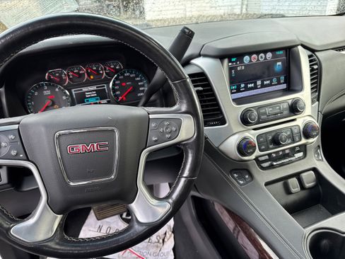 Used 2020 GMC Yukon XL SLT w/ HD Trailering Package image 14