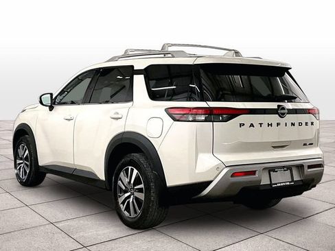 Used 2023 Nissan Pathfinder SL w/ Black Appearance Package AWD/4WD image 10