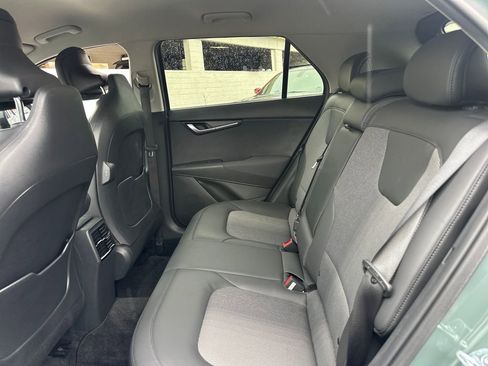 Used 2023 Kia Niro EX image 16