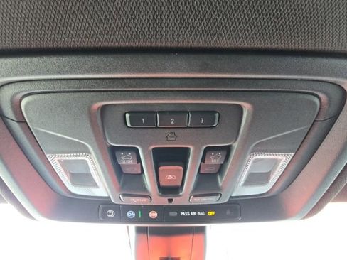 Used 2020 Chevrolet Silverado 1500 High Country w/ Technology Package image 43