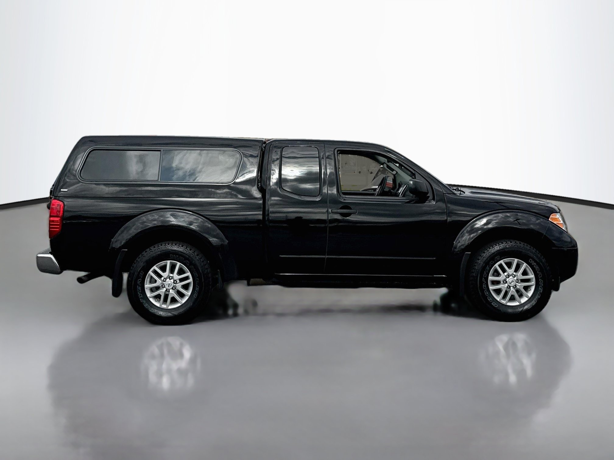 Used 2014 Nissan Frontier SV RWD image 8