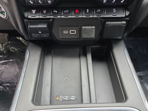 Used 2023 GMC Sierra 2500 Denali w/ Technology Package AWD/4WD image 19