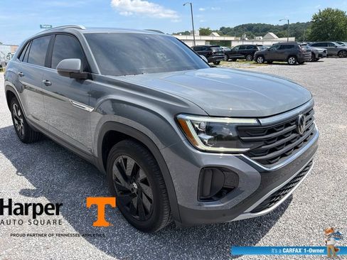 Used 2024 Volkswagen Atlas Cross Sport SE FWD image 7