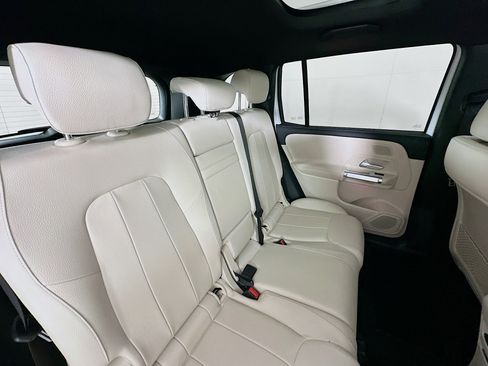 Used 2024 Mercedes-Benz GLB 250 4MATIC w/ Driver Assistance Package image 29