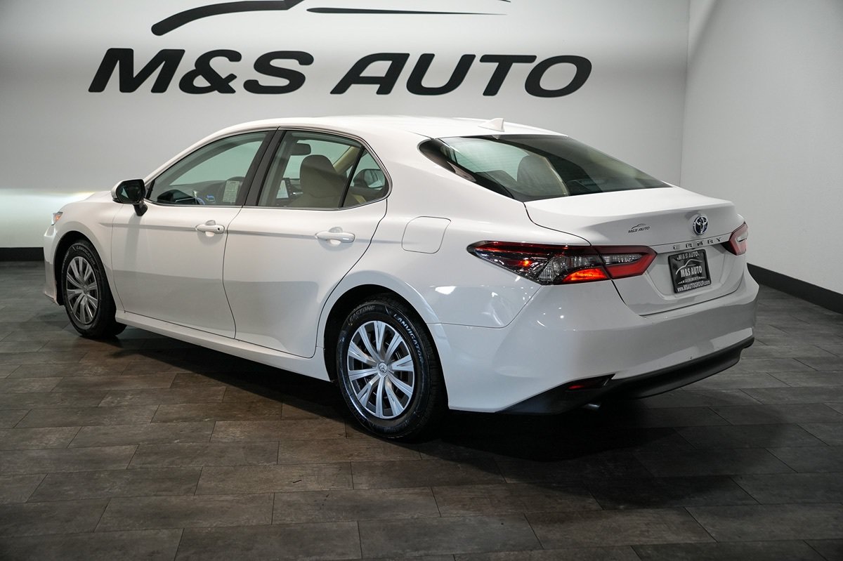 Used 2022 Toyota Camry LE w/ Audio Upgrade Package FWD image 10