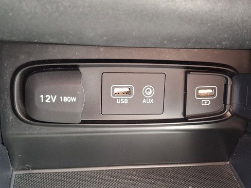Used 2019 Hyundai Santa Fe SE AWD/4WD image 22