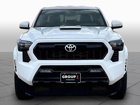 Used 2024 Toyota Tacoma TRD Sport w/ TRD Sport Upgrade Package image 4