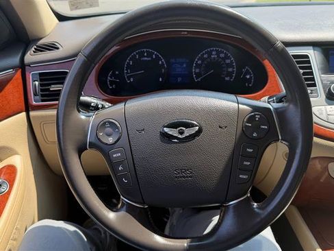 Used 2014 Hyundai Genesis 3.8 RWD image 28
