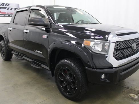 Used 2020 Toyota Tundra SR5 w/ SR5 Leather Package image 3