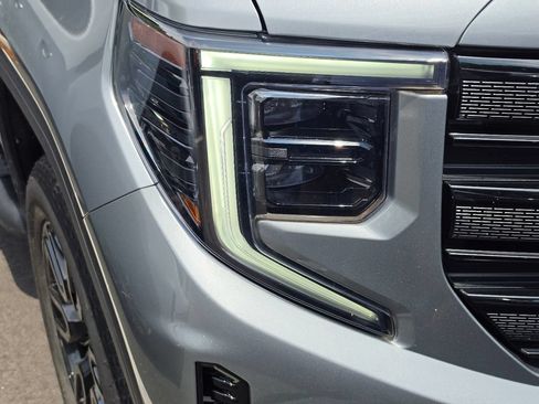 Used 2023 GMC Sierra 1500 Elevation AWD/4WD image 4