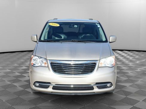 Used 2015 Chrysler Town & Country Touring w/ Driver Convenience Group FWD image 10
