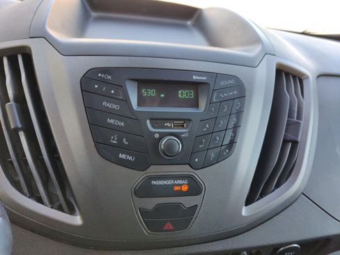 Used 2018 Ford Transit 250 148 Medium Roof image 19