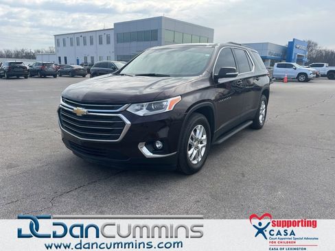 Used 2020 Chevrolet Traverse LT image 1