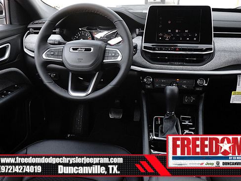 New 2026 Jeep Compass Latitude image 17