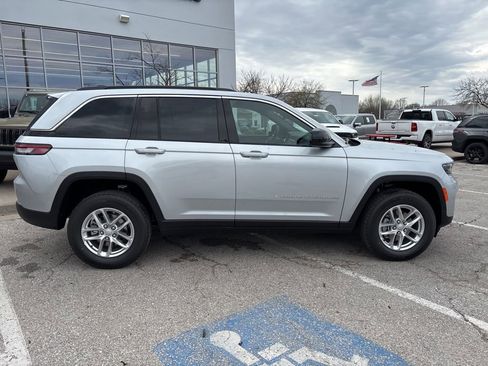 New 2026 Jeep Grand Cherokee Laredo AWD/4WD image 32