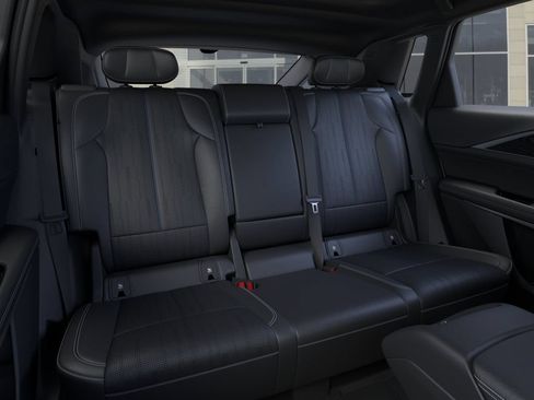 New 2025 Cadillac Lyriq Luxury w/ LPO, Floor Liner Package AWD/4WD image 17