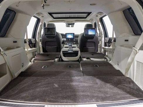 Used 2020 Lincoln Navigator Black Label w/ Cargo Convenience Package AWD/4WD image 64