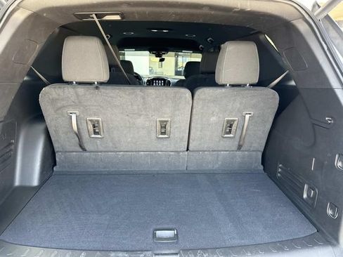 Used 2023 Chevrolet Traverse LT FWD image 36