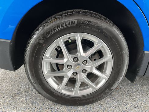 Used 2024 Chevrolet Equinox LT FWD image 33