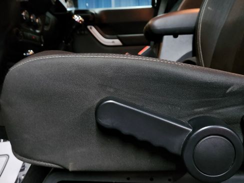 Used 2015 Jeep Wrangler Unlimited Sahara w/ Dual Top Group image 11