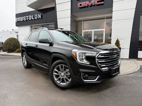 Used 2022 GMC Terrain SLT w/ Infotainment Package II image 3