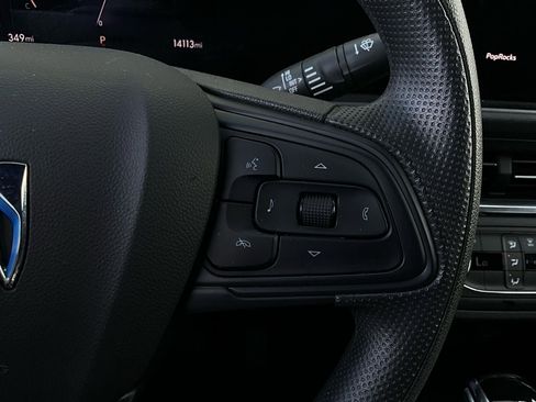 Used 2025 Buick Envista Preferred image 34