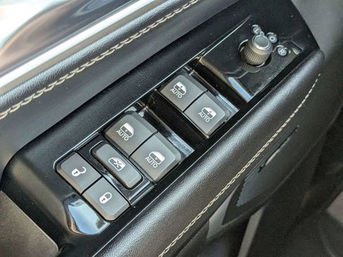 Used 2023 Jeep Wagoneer 4WD w/ Convenience Group I image 25