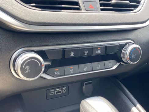 Used 2025 Nissan Altima 2.5 S FWD image 19