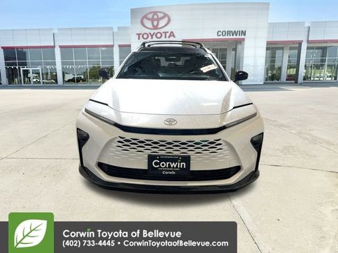 New 2025 Toyota Crown Signia image 3