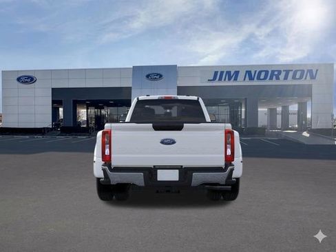 New 2026 Ford F350 4x4 Crew Cab DRW Super Duty image 7