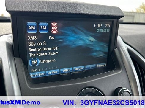 Used 2012 Cadillac SRX Luxury image 32