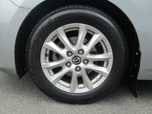 Used 2014 MAZDA MAZDA3 i Touring w/ Technology Package FWD image 8