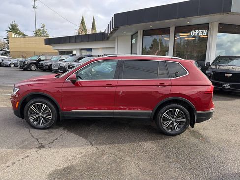 Used 2018 Volkswagen Tiguan SEL image 2