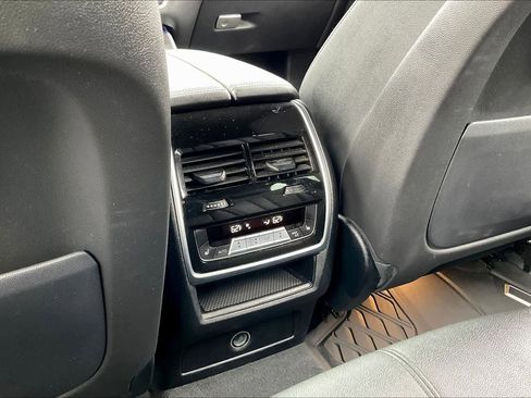Used 2022 BMW X5 xDrive40i w/ Climate Comfort Package image 36