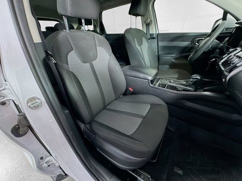 Used 2023 Kia Sorento LX FWD image 34