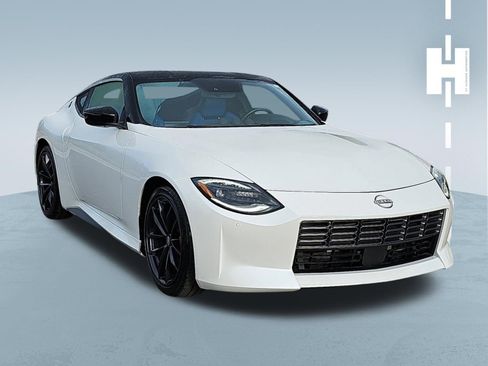 Used 2024 Nissan Z Performance w/ Floor Mat Package RWD image 1