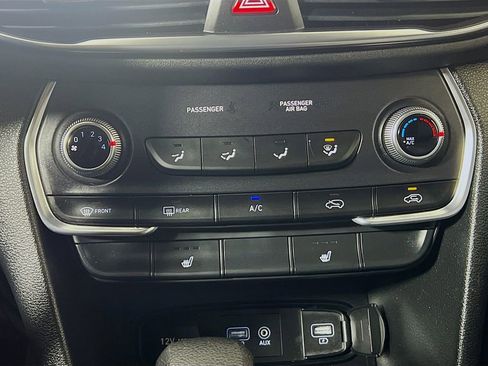 Used 2019 Hyundai Santa Fe SEL image 16