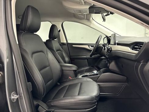 Used 2022 Ford Escape SEL w/ Technology Package image 18