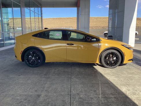 New 2026 Toyota Prius Plug-In Hybrid image 10