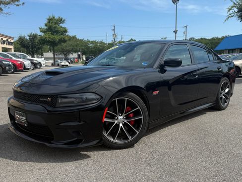Used 2016 Dodge Charger R/T Scat Pack w/ Beats Audio Group RWD image 2
