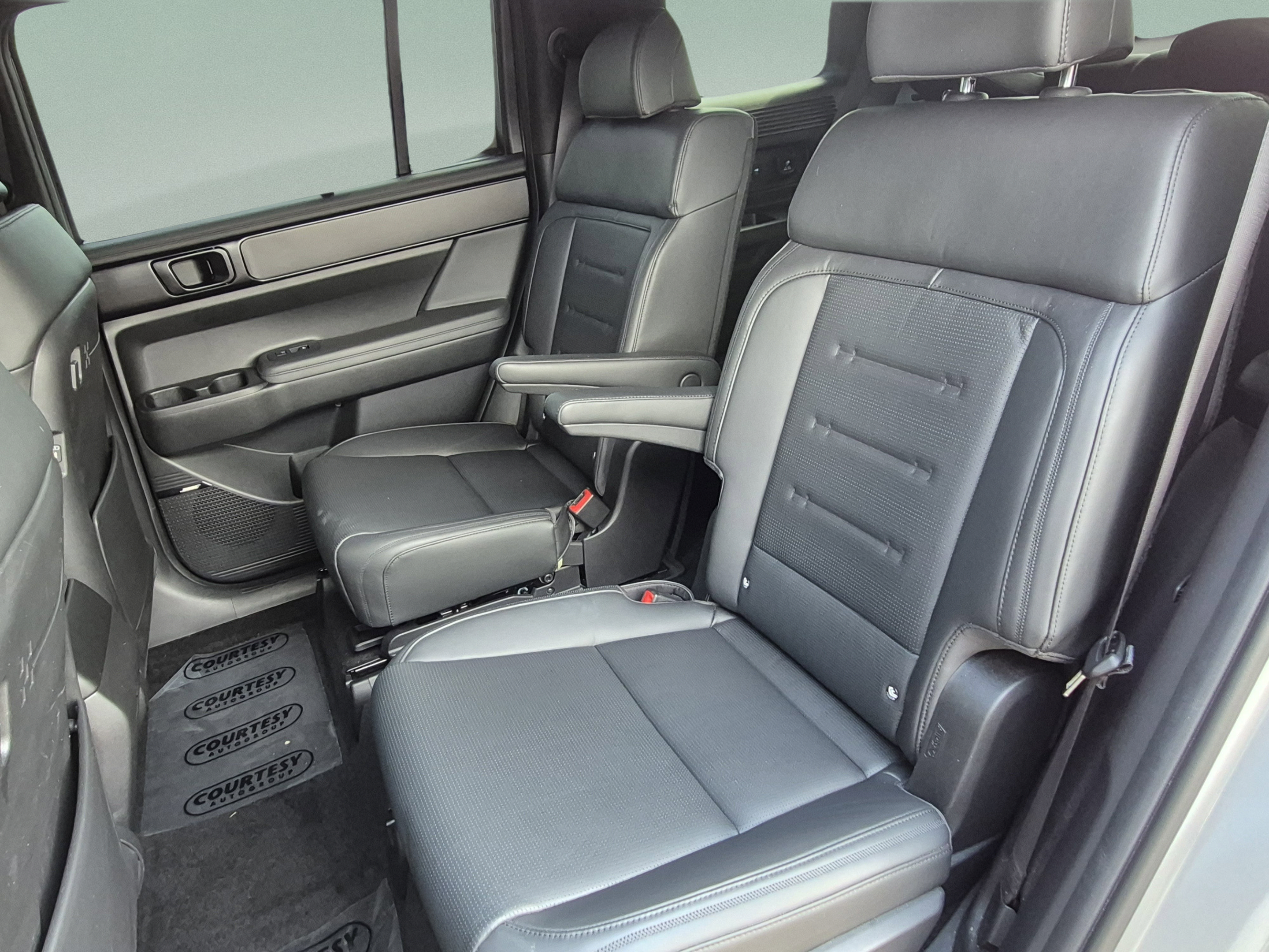 Used 2024 Hyundai Santa Fe Calligraphy AWD/4WD image 19