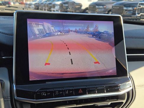 Used 2022 Jeep Compass Limited image 28