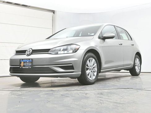 Used 2018 Volkswagen Golf S image 30
