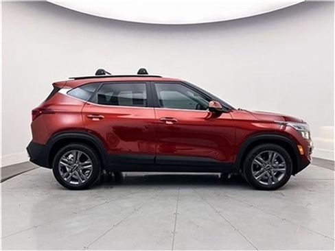 Used 2023 Kia Seltos S w/ Navigation Package image 38